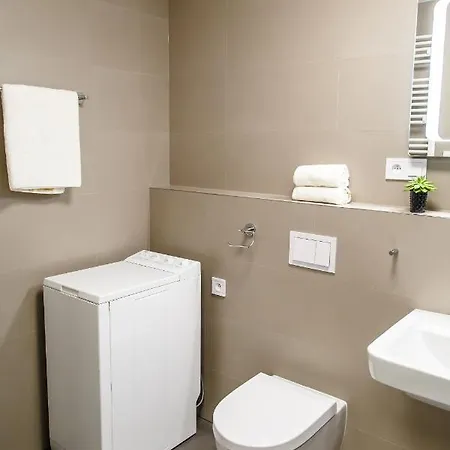 The Town Hall -welcome Apartment-free Outdoor Parking-ac דירה